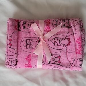 Barbie 2 pack of Pink Hand Towels- New